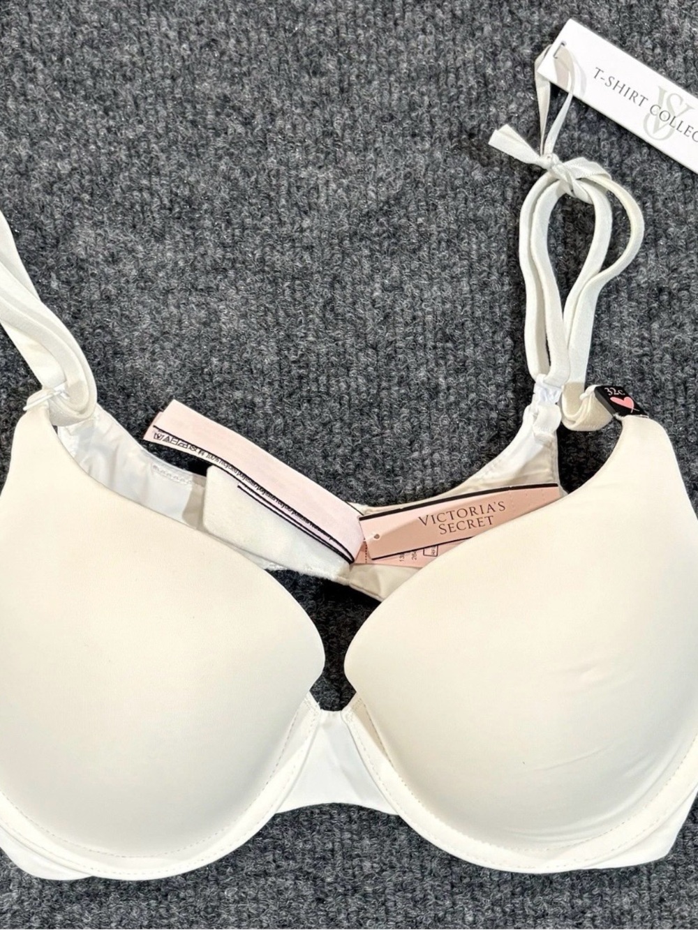 Victoria's Secret Cream/White T-Shirt Push-Up Bra